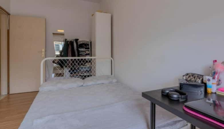 Quarto com cama de casal em apartamento com 6 quartos - FLAT LP - LP211 photo 1