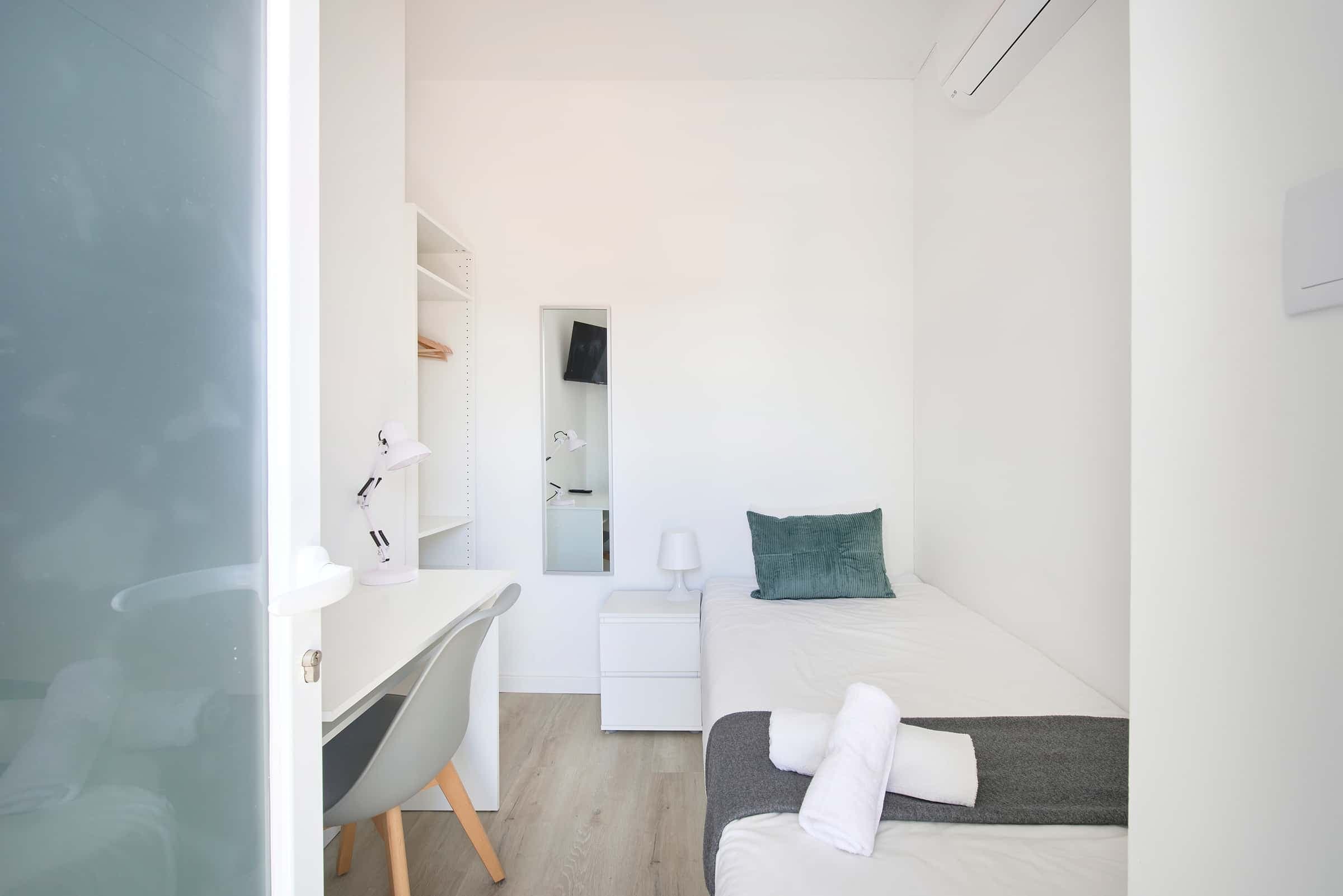 Cozy single bedroom in Lisbon - Room 7 photo 1
