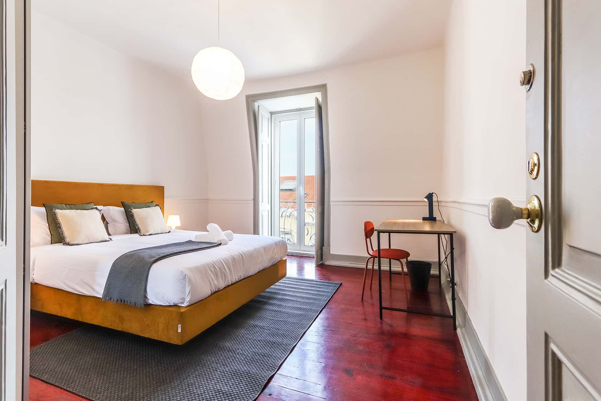 Bright double bedroom with balcony in Campo de Ourique - Room 6 photo 1
