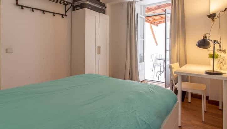 Comfortable double bedroom with balcony in Saldanha - Room 5 photo 1