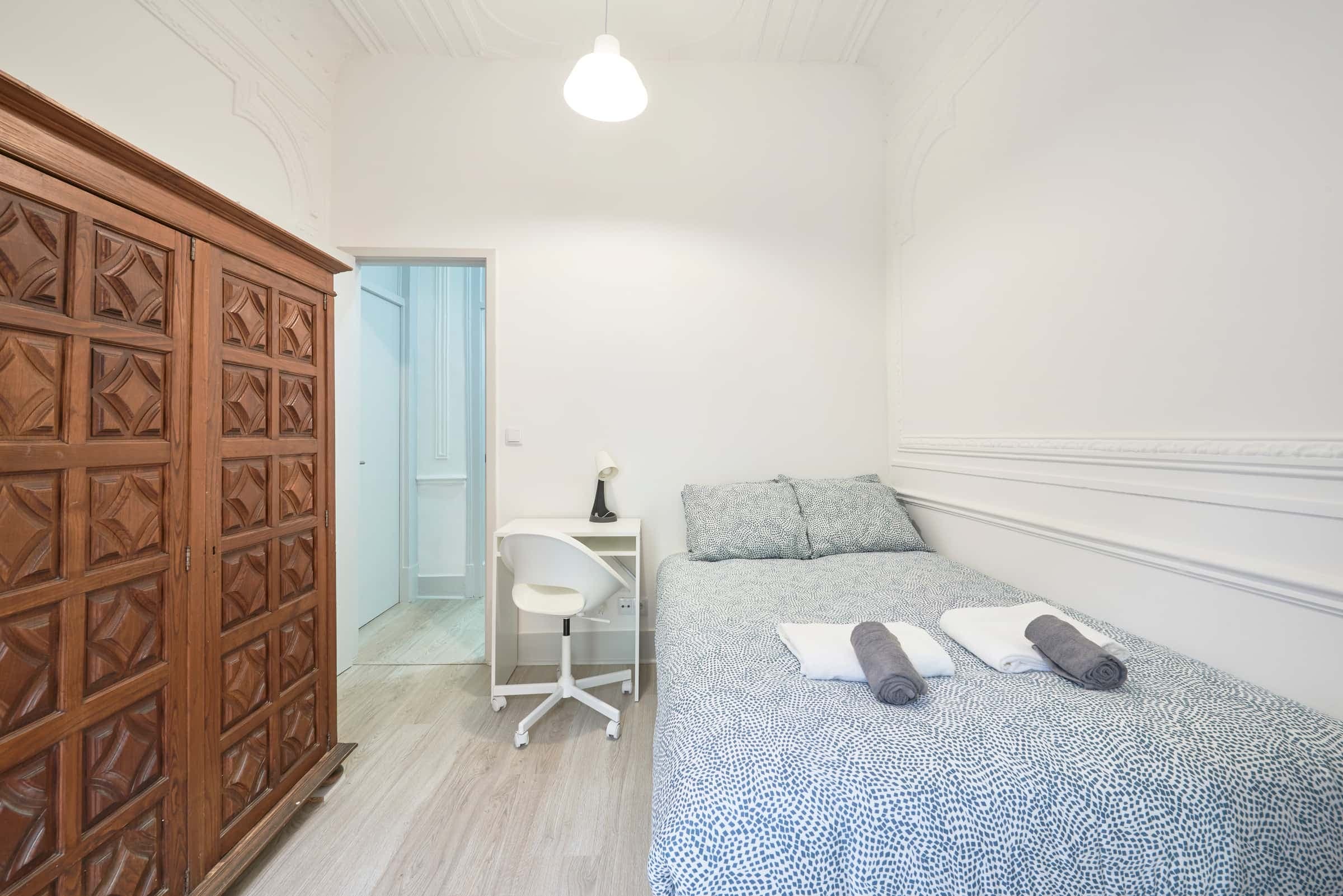 Luminous double bedroom with balcony in Arroios - Room 1 photo 1