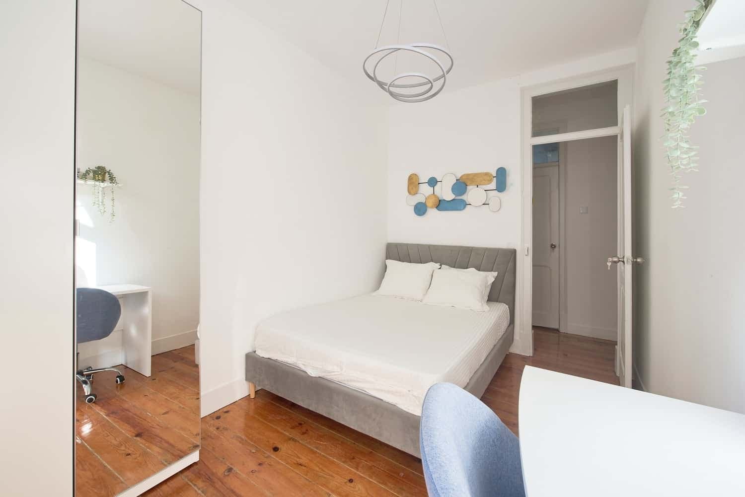 Room 3 - 102. R.Cidade da Horta 36 1 photo 1