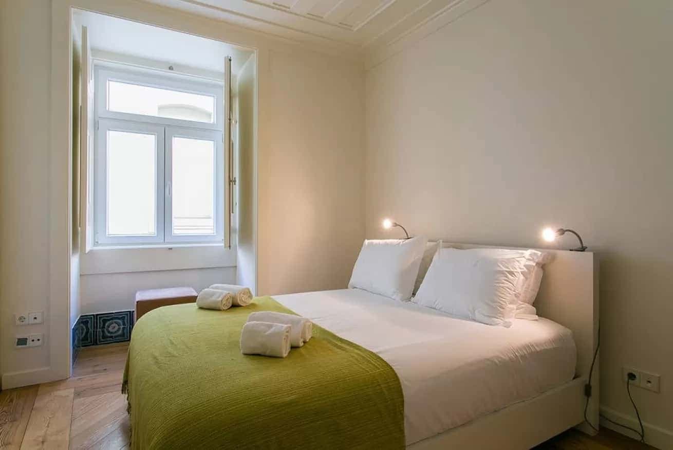 Elegant 2BR Apt w/workspace nearby Baixa-Chiado subway photo 1