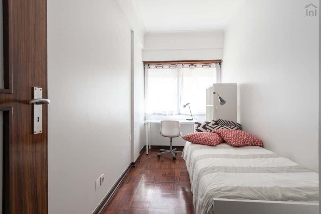 Cozy single bedroom in Saldanha - Room 4 photo 1