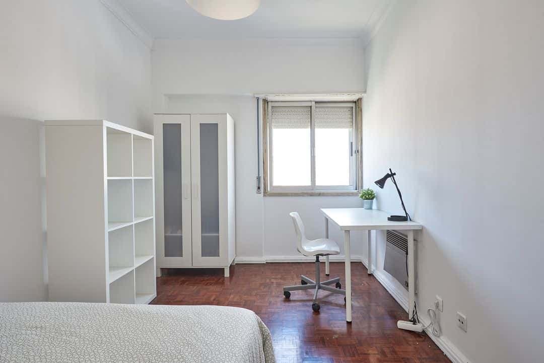 Modern double bedroom in Alto dos Moinhos - Room 3 photo 1