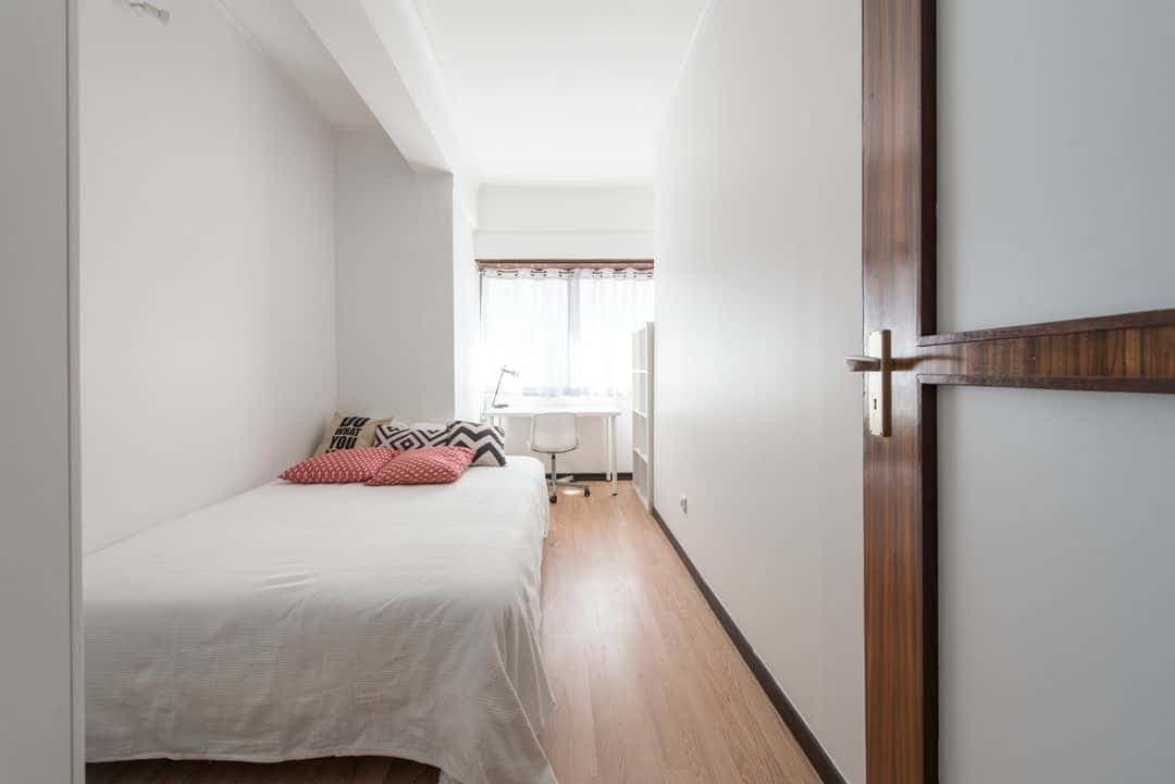 Modern double bedroom in Saldanha - Room 2 photo 1