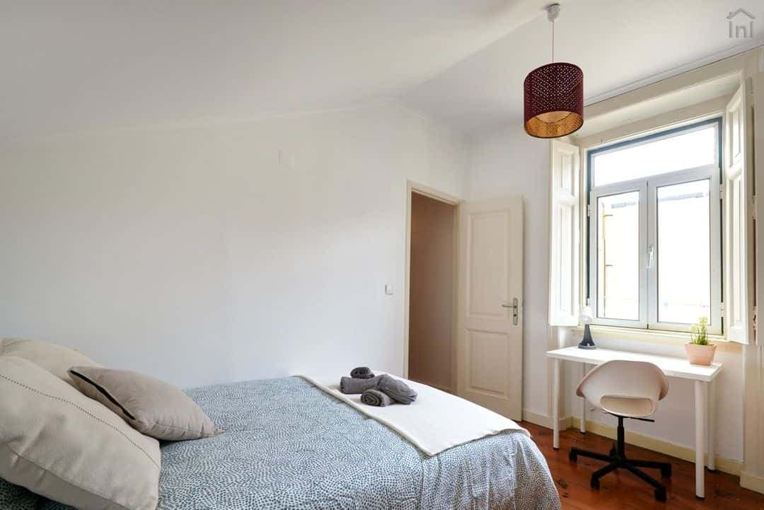 Luminous double bedroom in Avenida - Room 7 photo 1