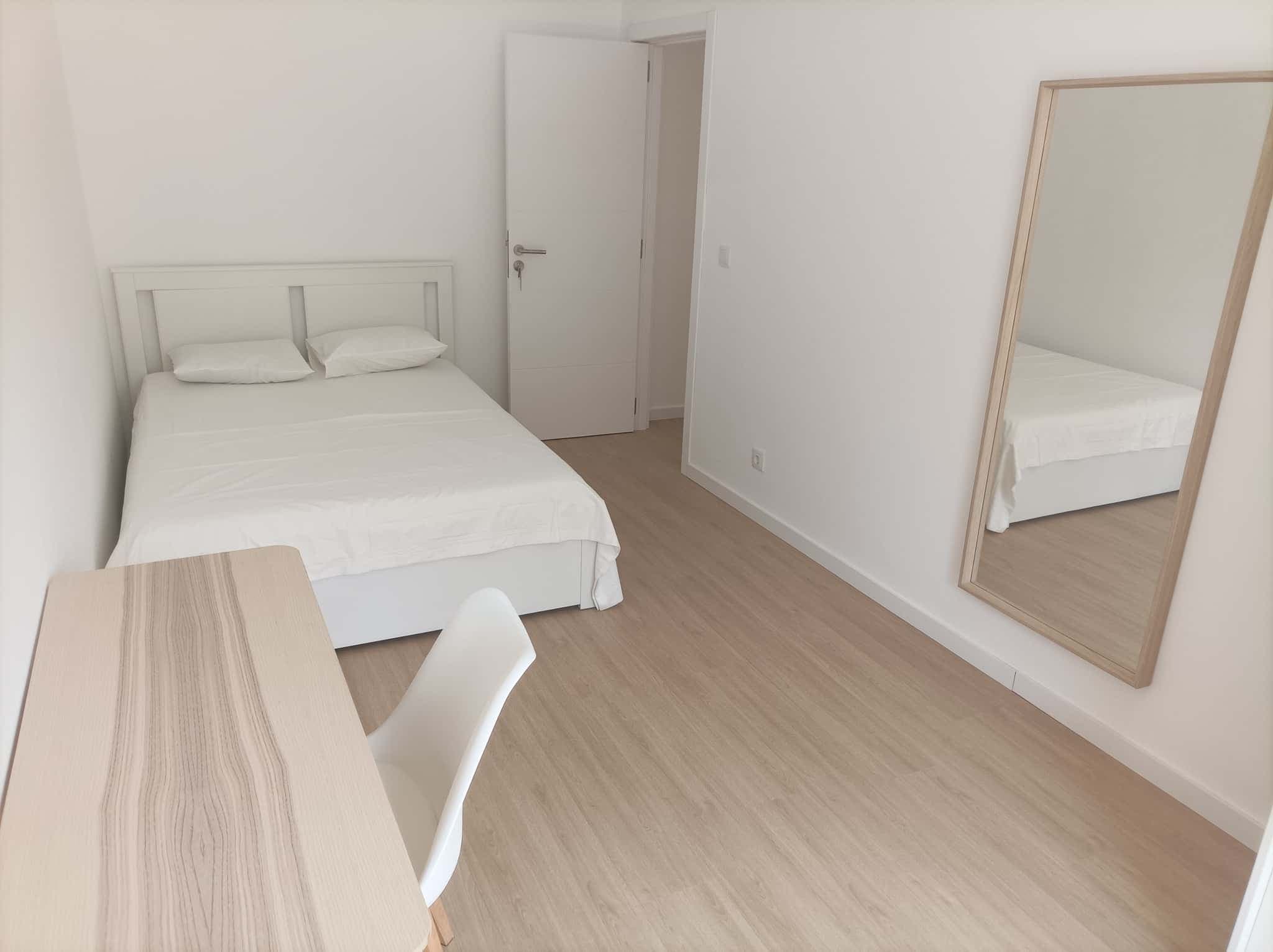 Cozy double room in Arroios, Lisbon photo 1