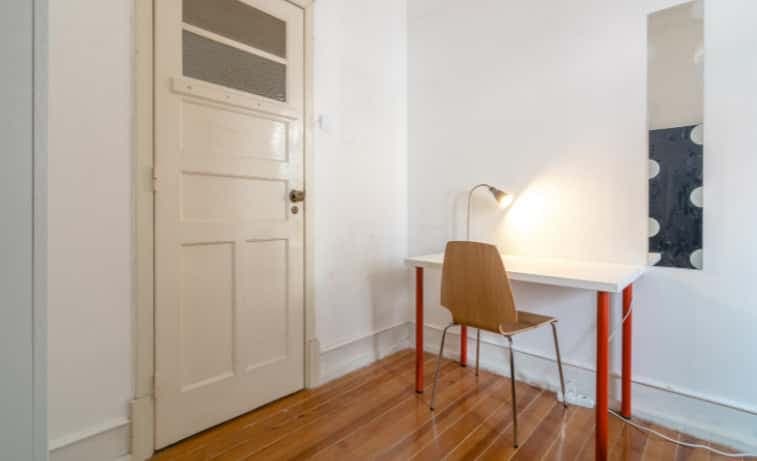 Quarto com came de solteiro em apartamento com 7 quartos - FLAT M - M6 photo 1