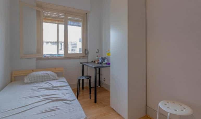 Quarto com cama de solteiro em apartamento com 6 quartos - FLAT LP - LP212 photo 1