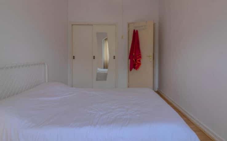 Quarto com cama de casal em apartamento com 6 quartos - FLAT LP - LP210 photo 1