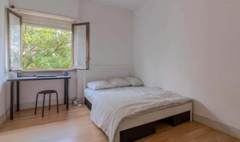 Quarto com cama de casal em apartamento com 6 quartos - FLAT LP - LP209 photo 1