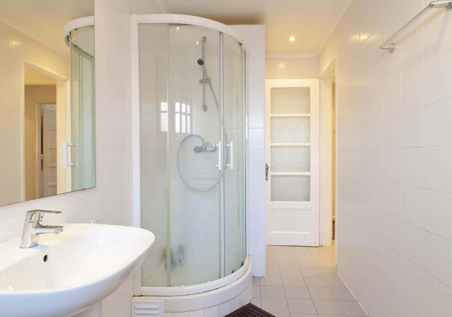 Quarto com cama de casal em apartamento com 7 quartos - FLAT E - E7 photo 1