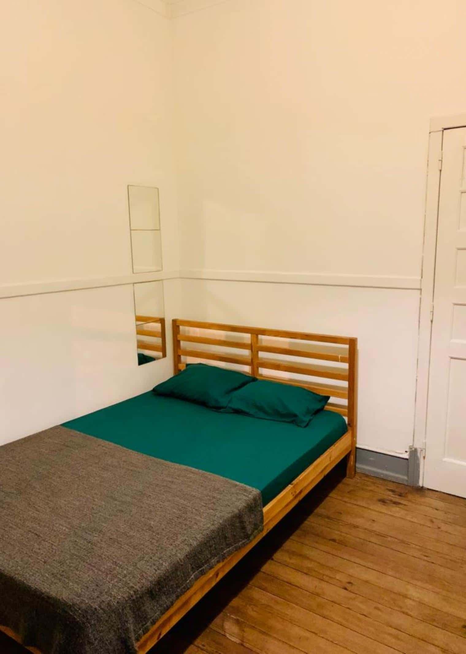 Quarto com várias camas em apartamento com 6 quartos - FLAT C - C4 photo 1