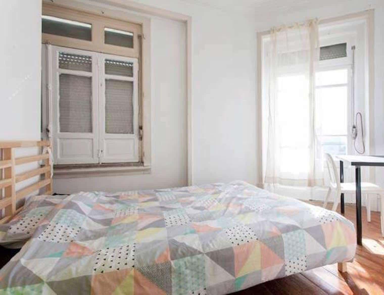 Quarto com cama de casal em apartamento com 6 quartos - FLAT K - K1 photo 1