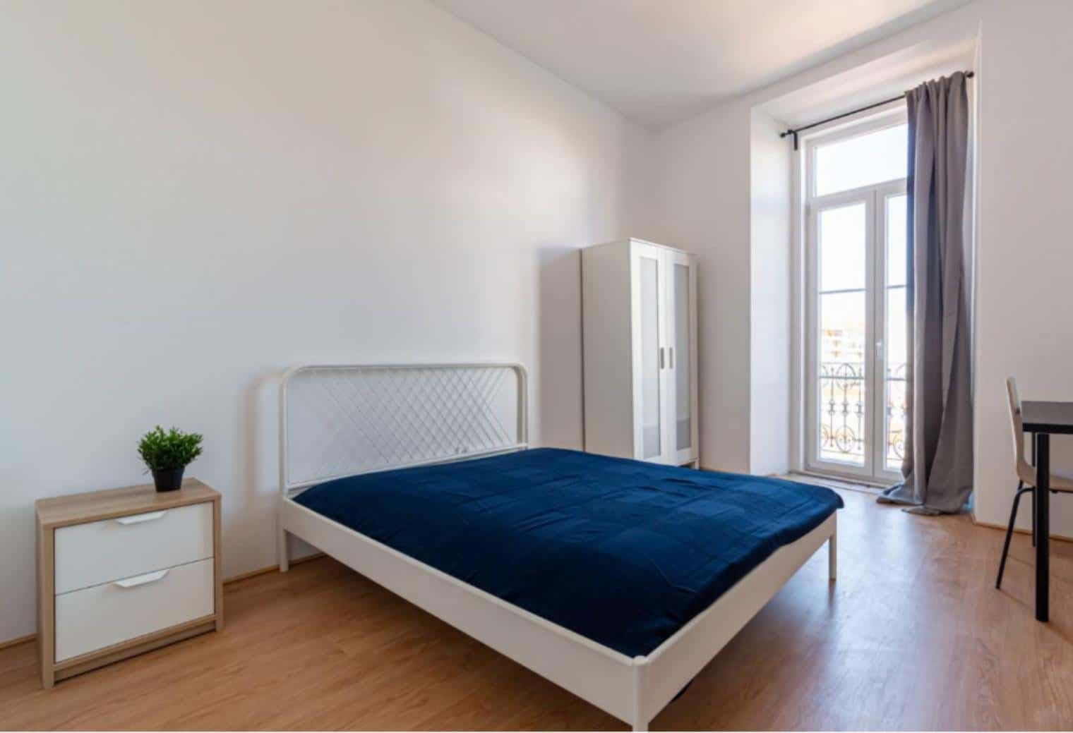 Quarto com cama de casal, com varanda, em apartamento com 9 quartos - FLAT Y - Y4 photo 1