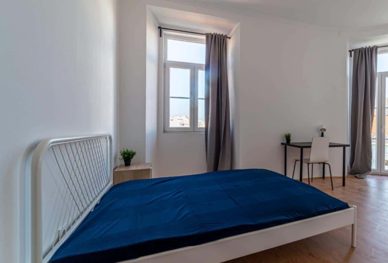 Quarto com cama de casal, com varanda, em apartamento com 9 quartos - FLAT Y - Y3 photo 1