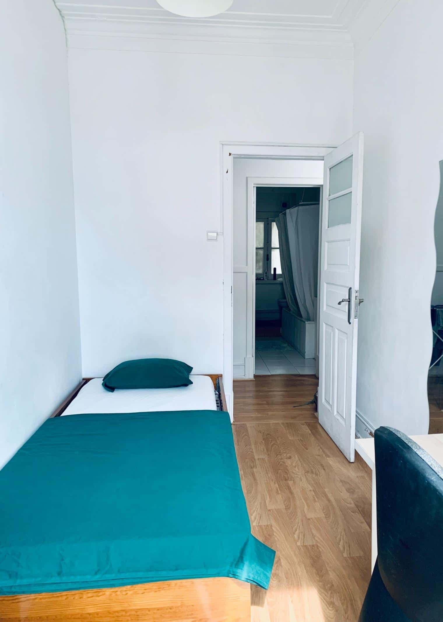 Quarto com cama de solteiro em apartamento com 6 quartos - FLAT K - K5 photo 1