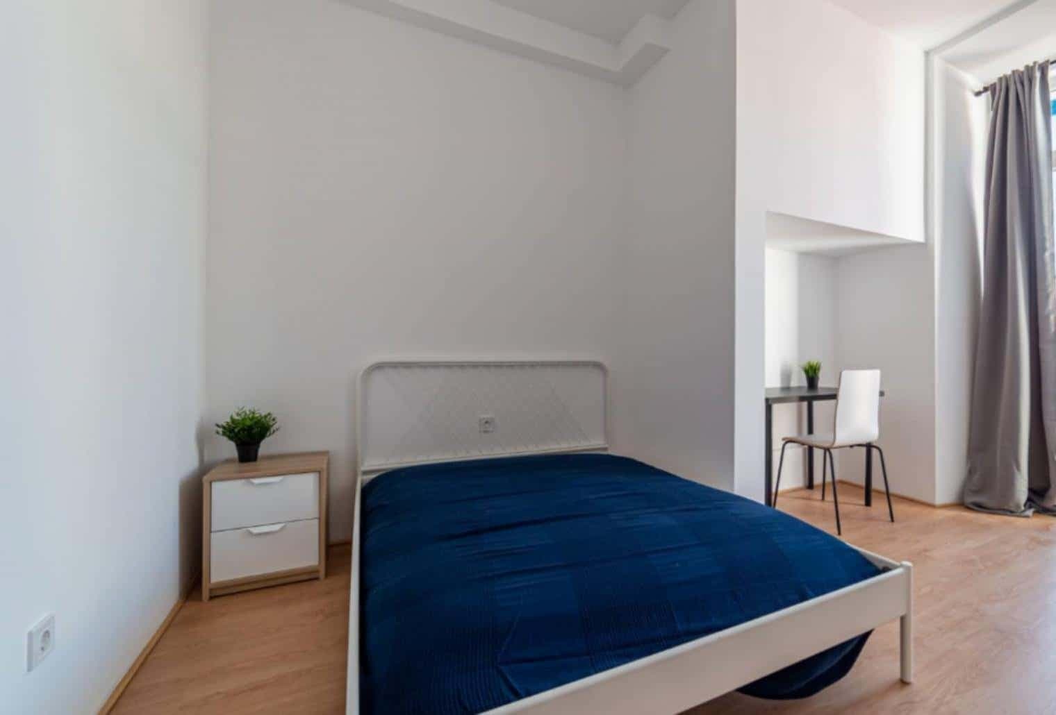 Quarto com cama de casal, com varanda, em apartamento com 9 quartos - FLAT Y - Y9 photo 1