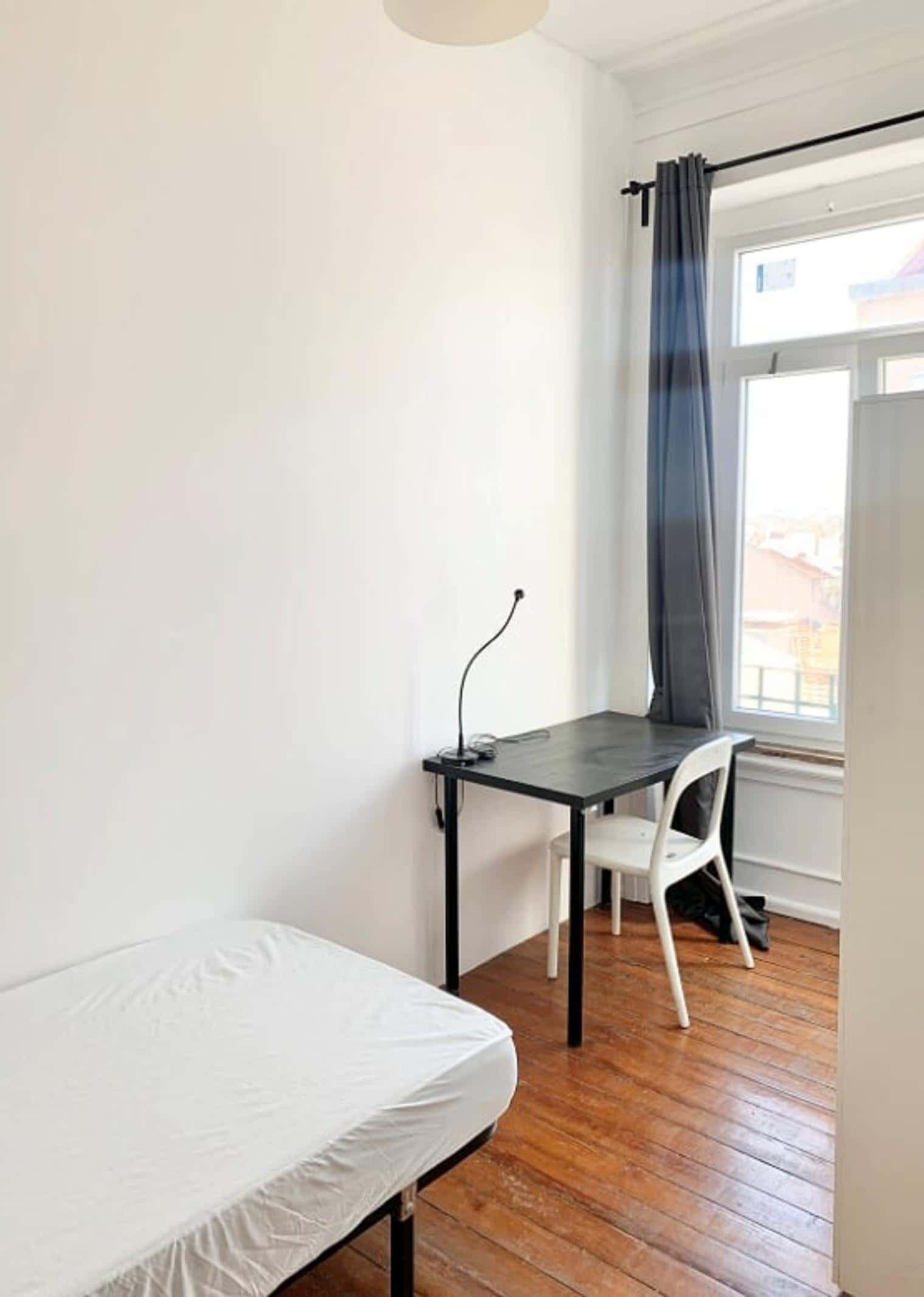 Quarto com cama de casal, com varanda, em apartamento com 6 quartos - FLAT K - K4 photo 1