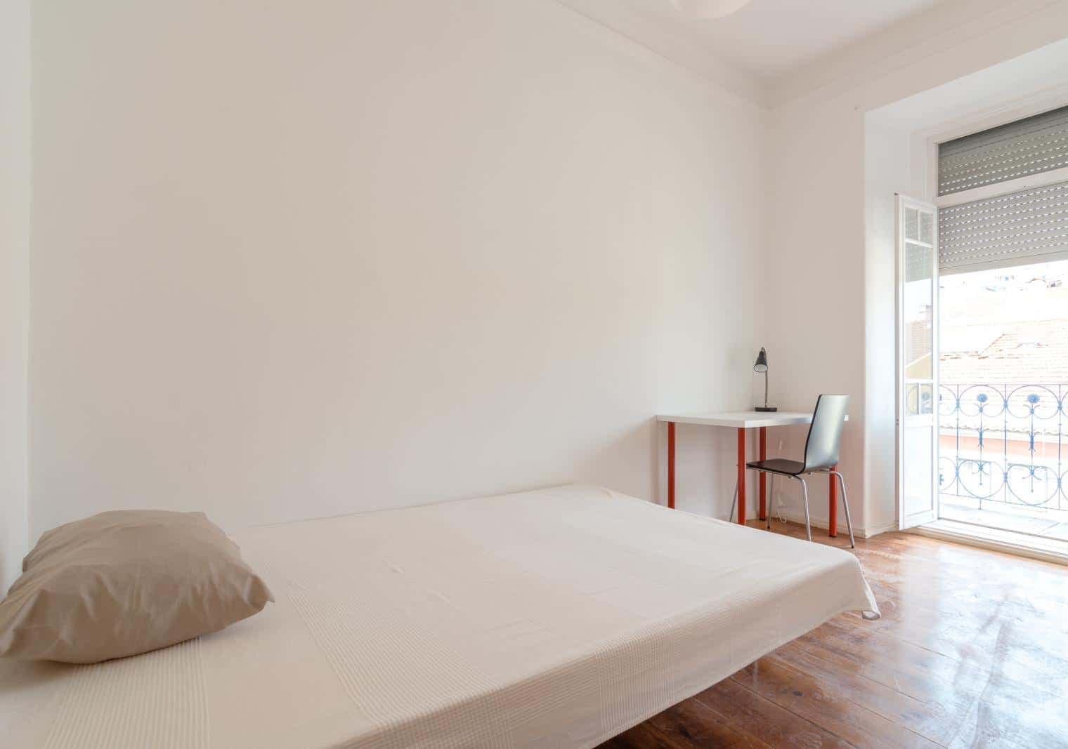 Quarto com cama de casal em apartamento com 9 quartos - FLAT N - N1 photo 1