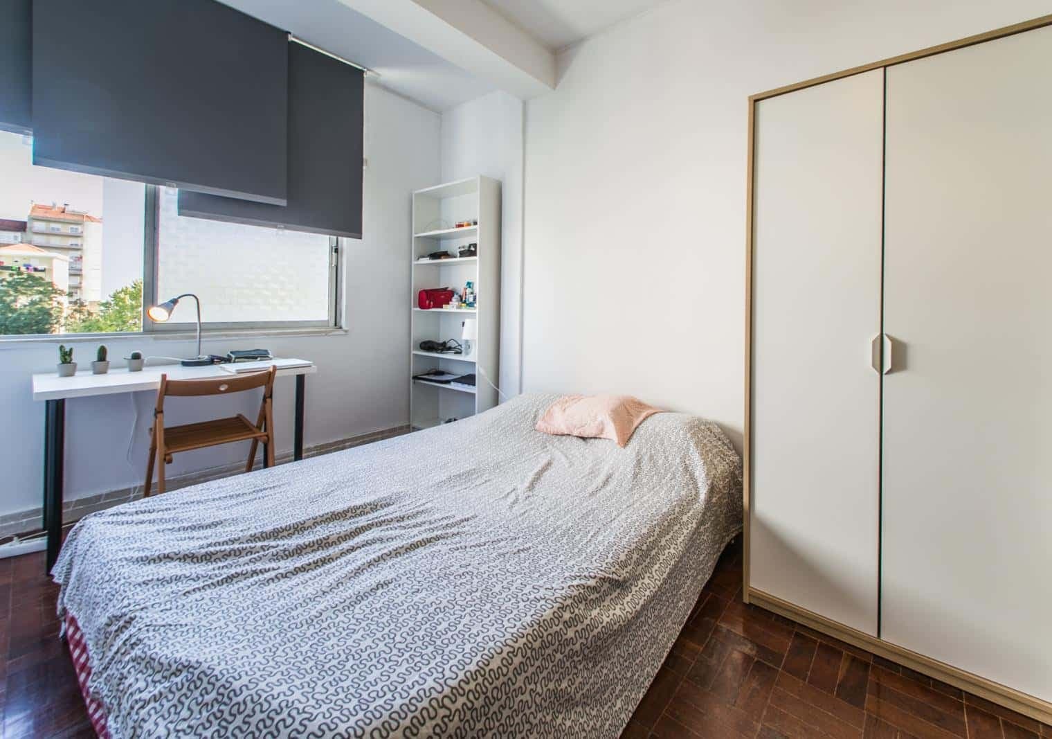 Quarto com cama de casal em apartamento com 6 quartos - FLAT BP - BP110 photo 1