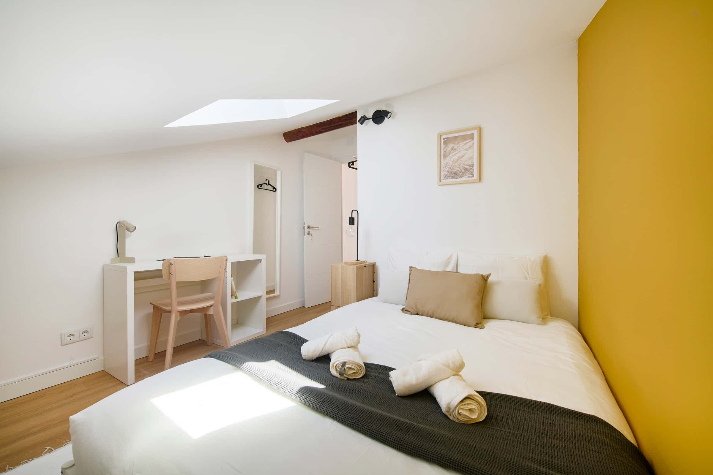 Cozy room in a 9-room apartment in Arroios, Lisbon - Room 1 photo 1