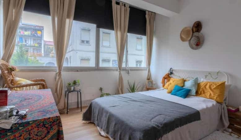 Quarto com cama de casal em apartamento com 6 quartos - FLAT LP - LP207 photo 1