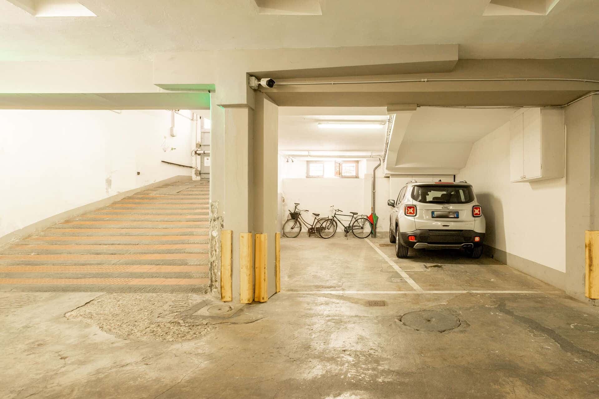 Luxury Flat With Private Garage And Balcony photo 1