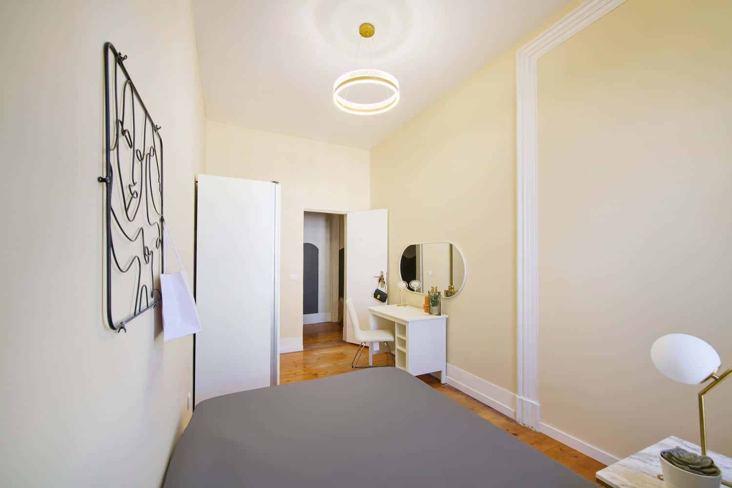Room 4 - 96. Largo Vitorino Damasio 2 3E photo 1