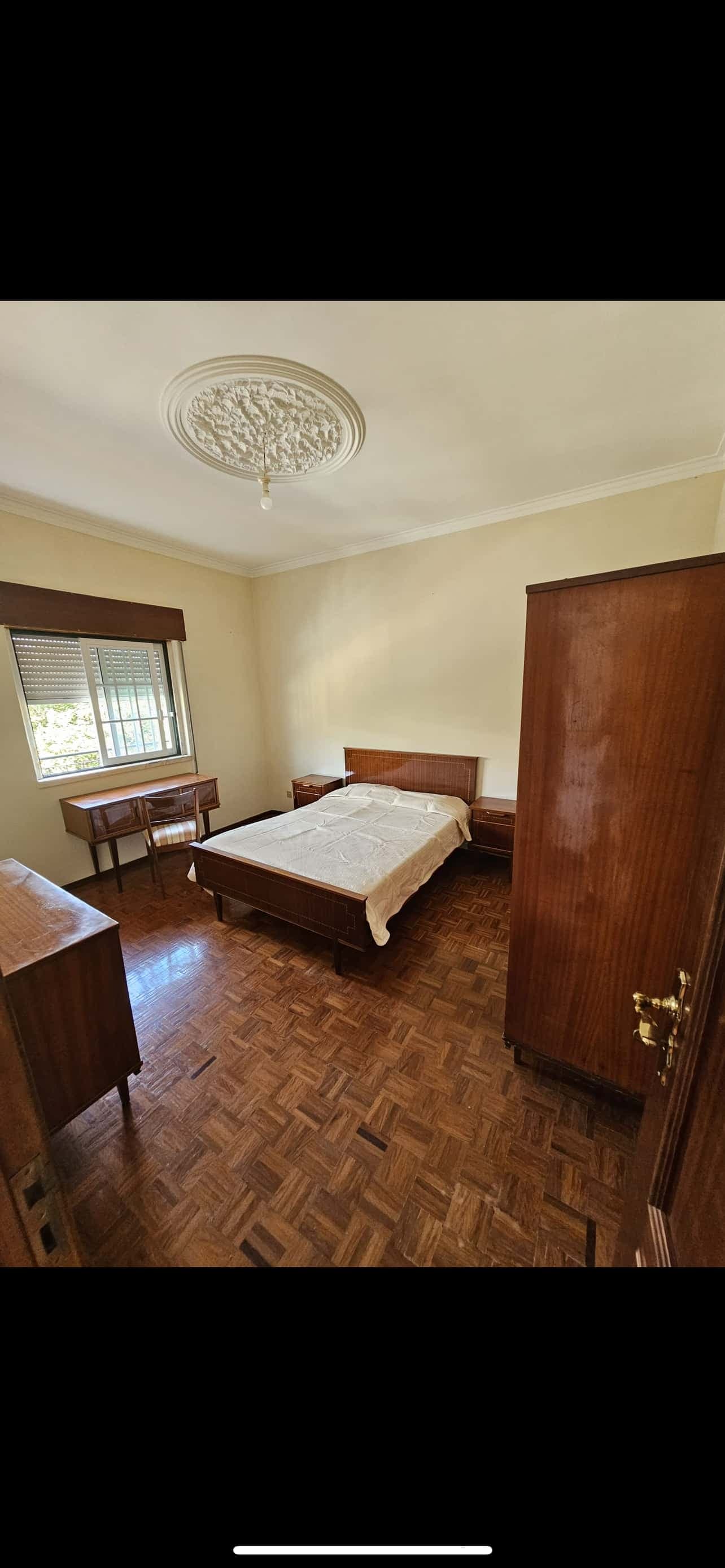 Cozy bedroom with a double bed close to Parque das Naçoēs photo 1