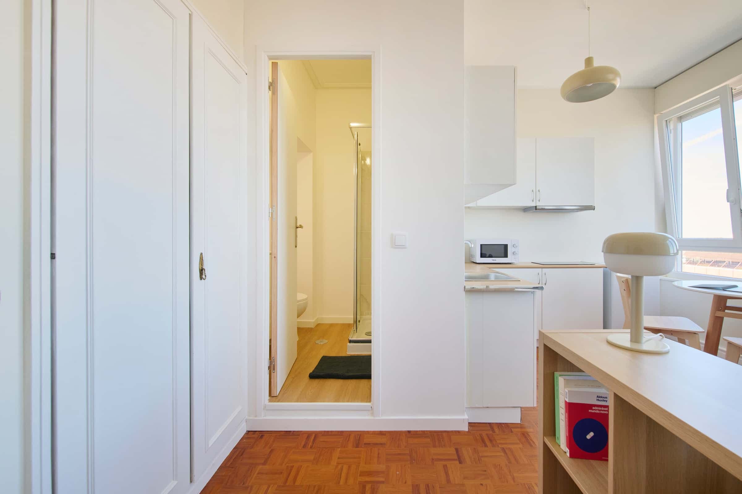 Bright studio in Saldanha, Lisbon photo 1