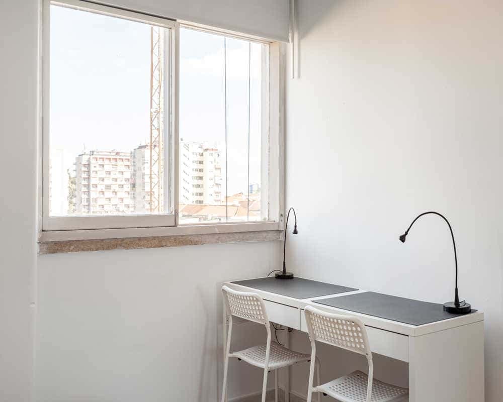 Room in 6-bedroom apartment in Alvalade, Lisbon - Room 6 photo 1