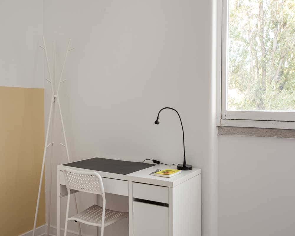 Room in 6-bedroom apartment in Alvalade, Lisbon - Room 4 photo 1