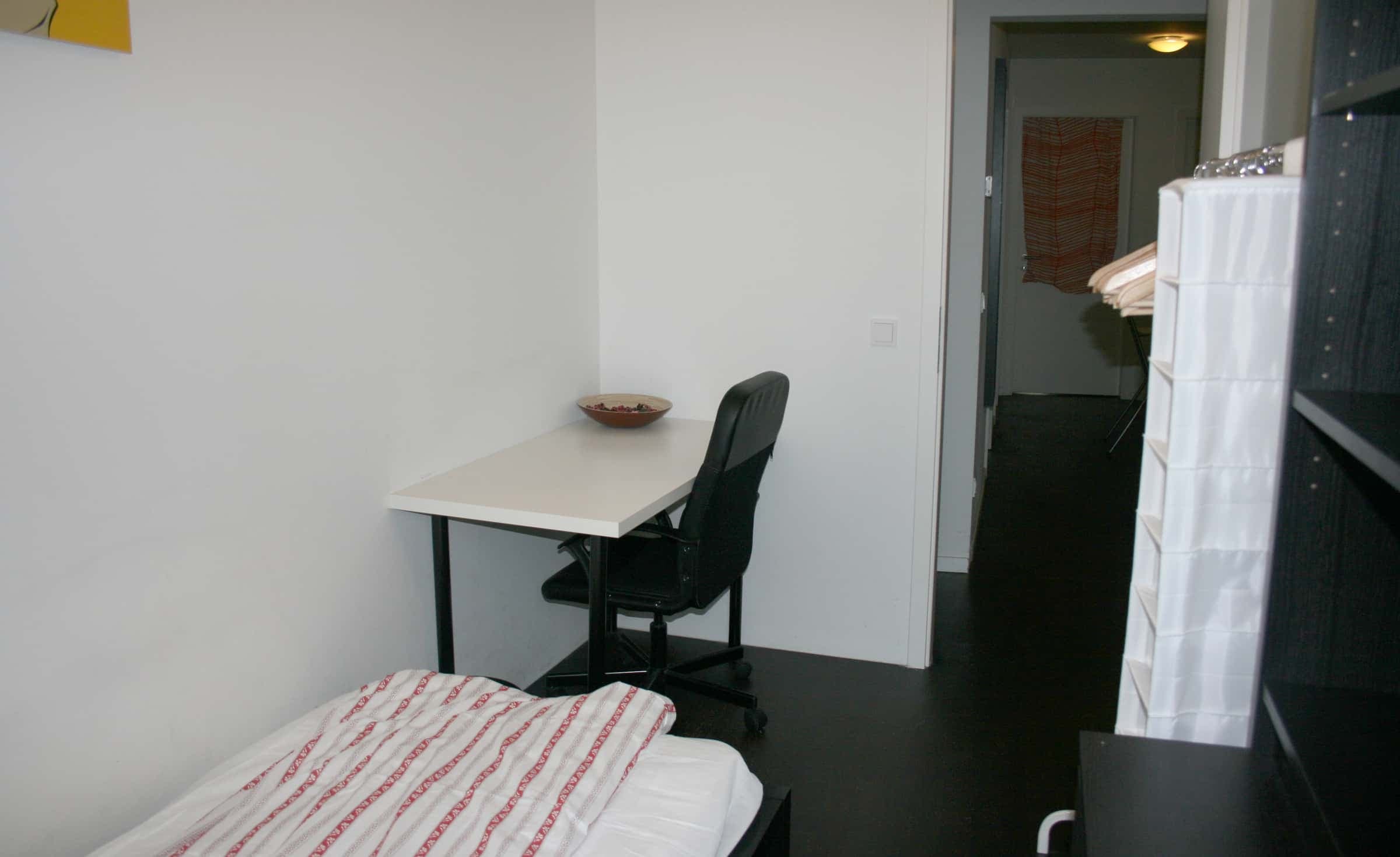 Zimmer in der Bernhard-Weiß-Straße - photo 1