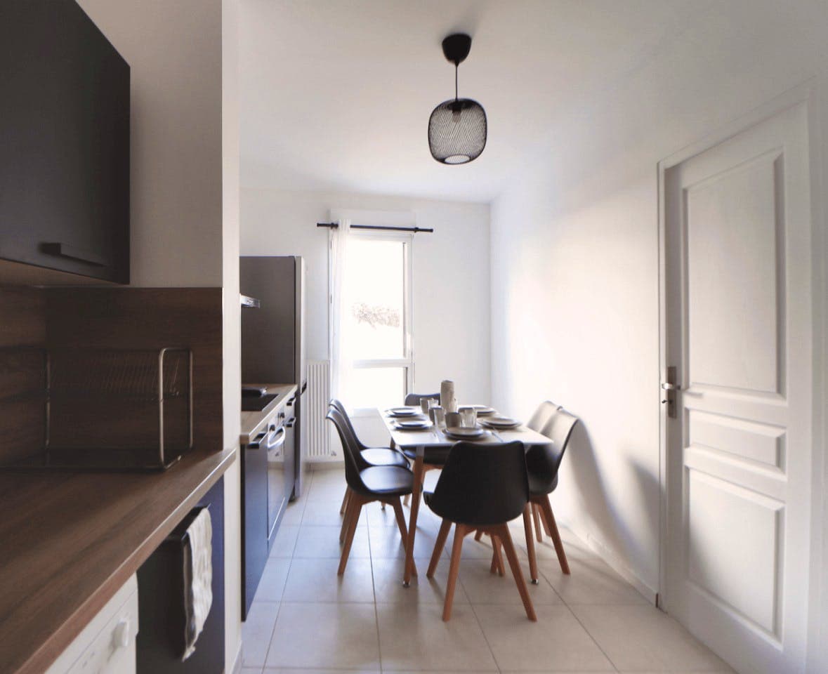 Vast 100 m² apartment in coliving in Villeurbanne photo 1