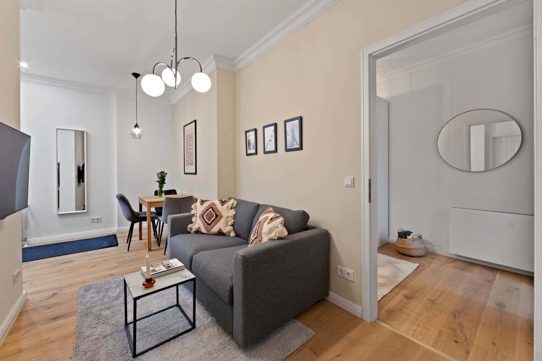 Freshly renovated 2 room flat in the Samariterkiez Friedrichshain photo 1