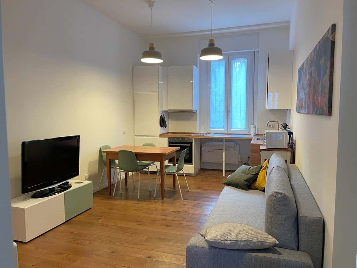 Appartamento in Viale Gian Galeazzo - zona Genova, Ticinese photo 1
