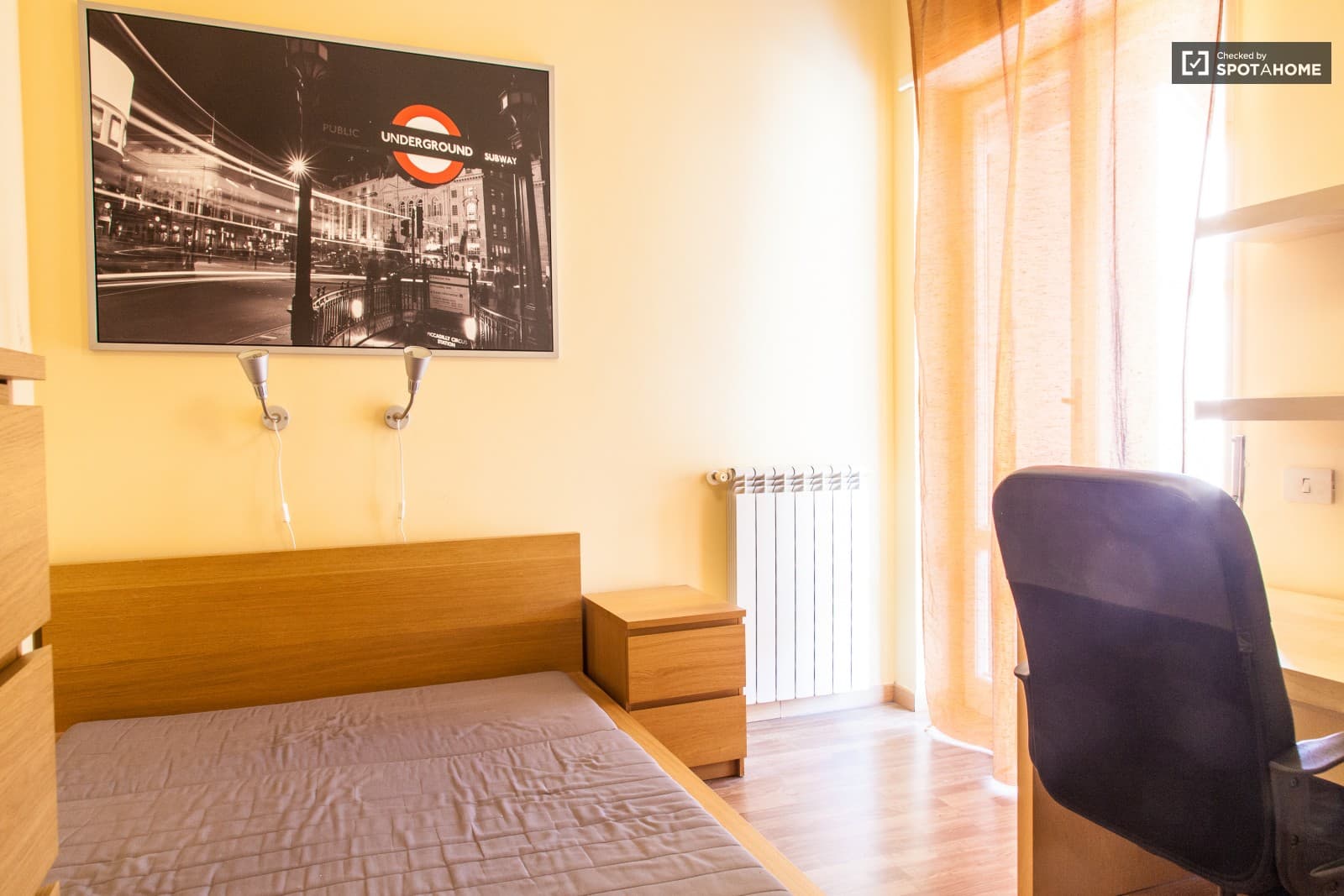 Comfy double bedroom with Balcony near Jonio metro station (room 4) photo 1