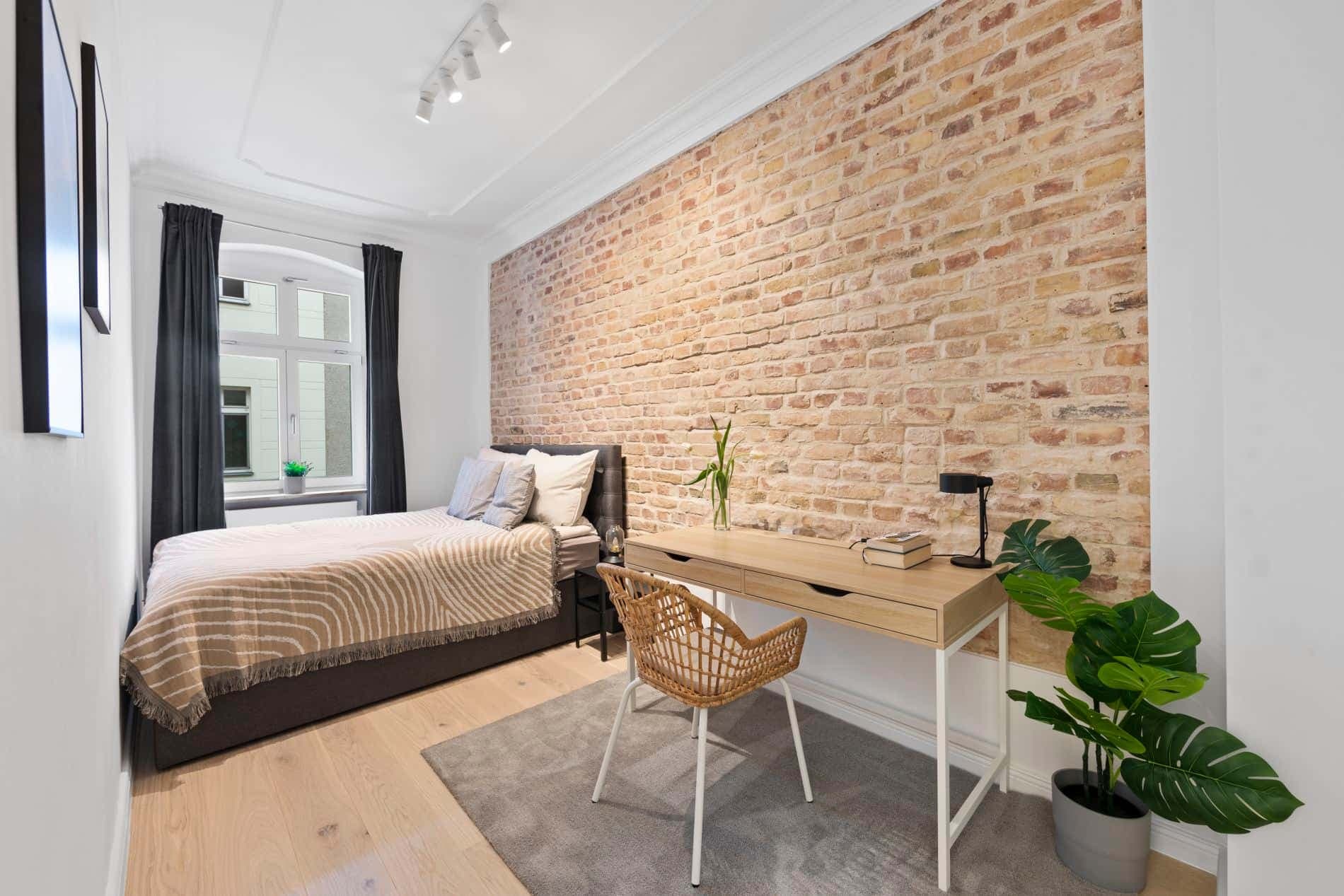 Luxurious, freshly renovated 4 room apartment in Prenzlauer Berg in the heart of Berlin. photo 1