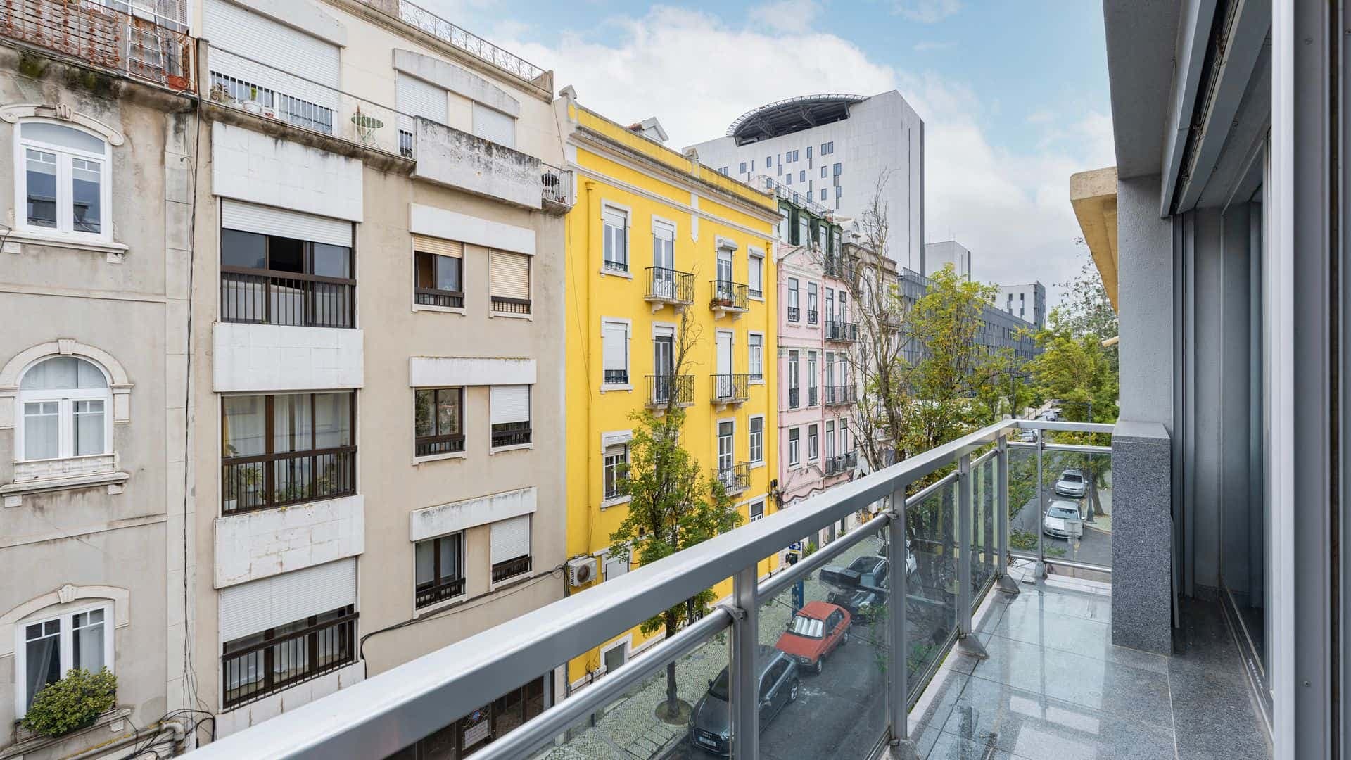 Bright 2BDR Duplex With Balcony photo 1
