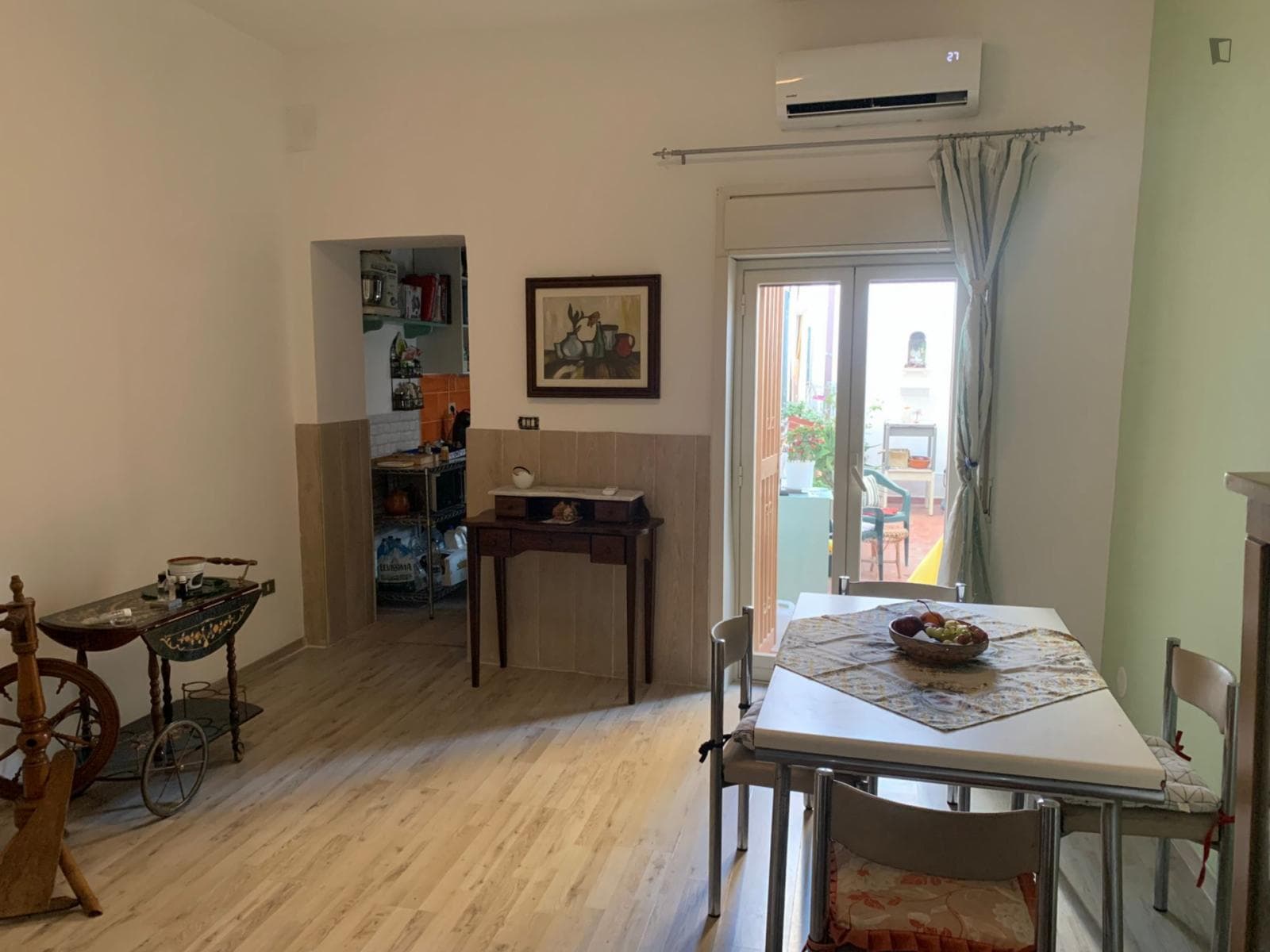Double bedroom on the ground floor with external private bathroom, shared living &kitchen photo 1