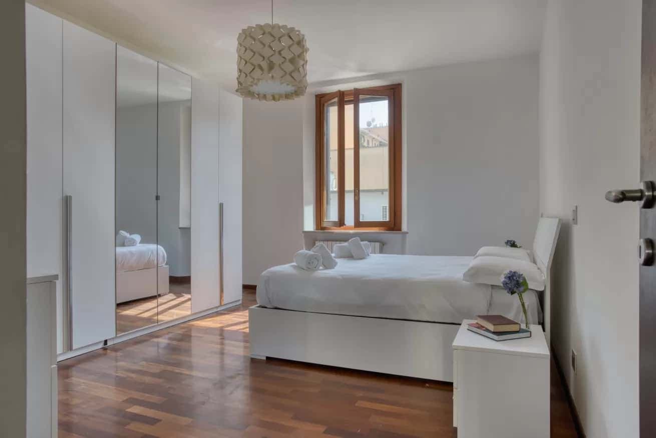 Tasteful 1-bed flat w/ balcony photo 1