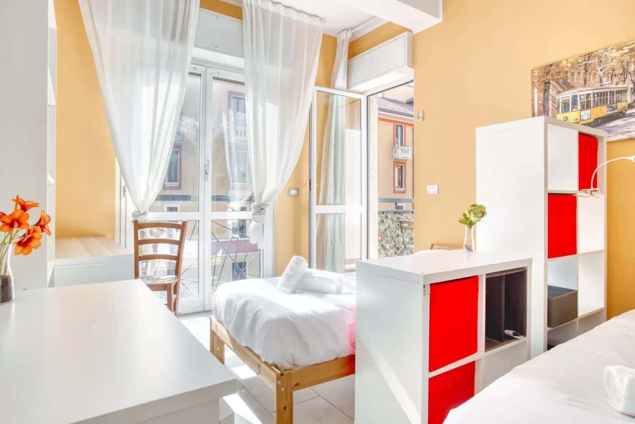Large 3-bed apt w/ balconies&desks photo 1