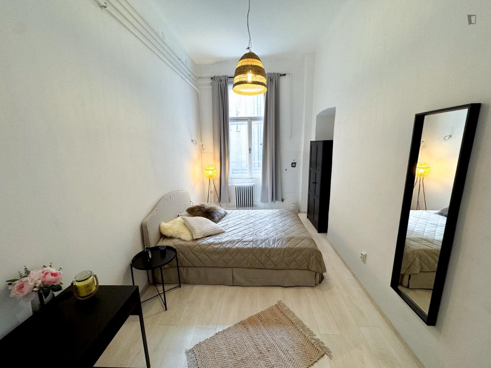 Modern Bedroom in the Center of Budapest photo 1