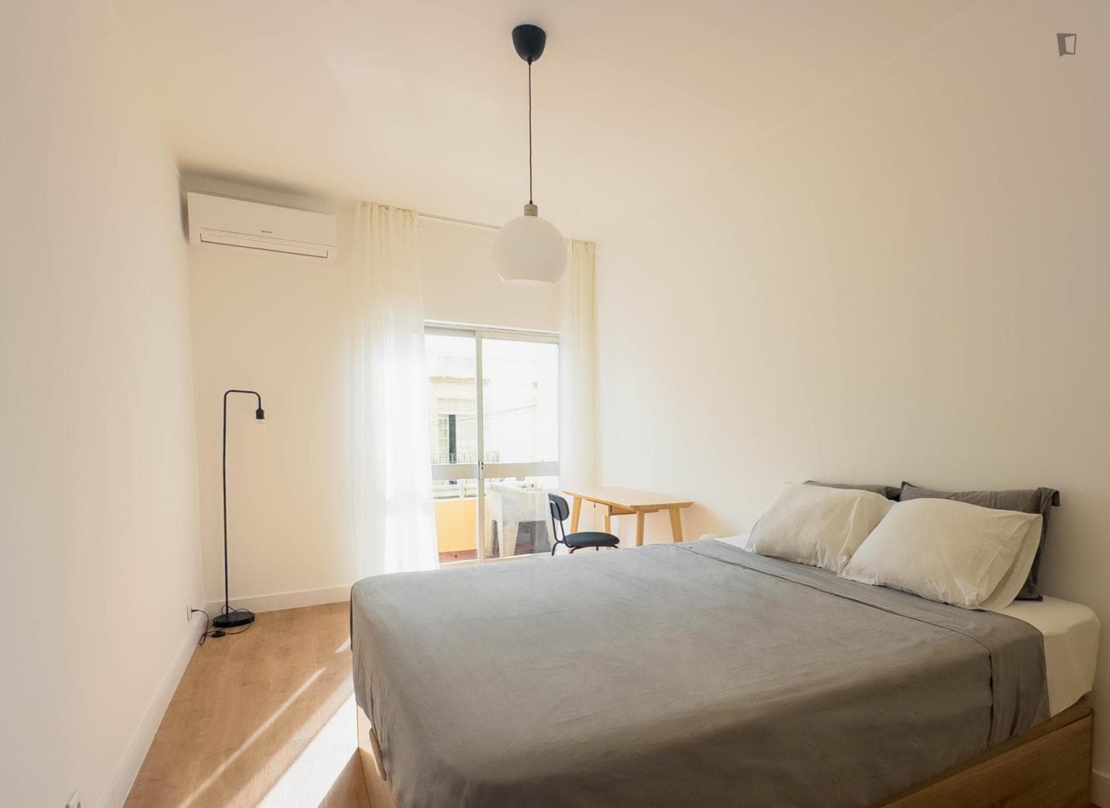 Inviting 1 Bedroom Apartment close to Faro Harbour  photo 1