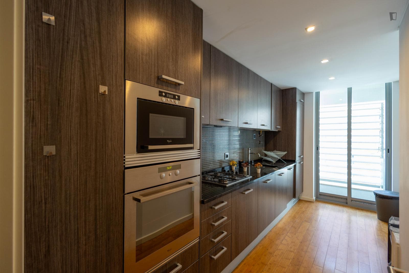 Comfortable single bedroom in modern 5-bedroom apartment in Parque das Nações photo 1