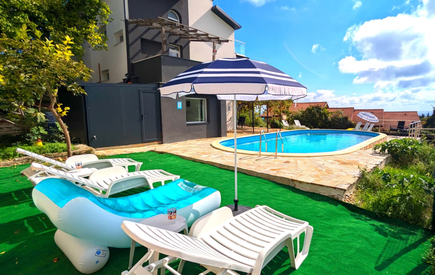 Property photo thumbnail
