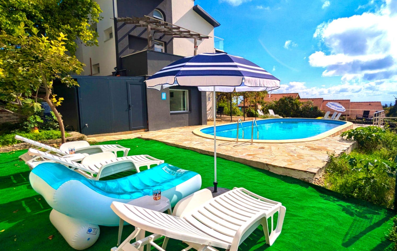 Property photo thumbnail