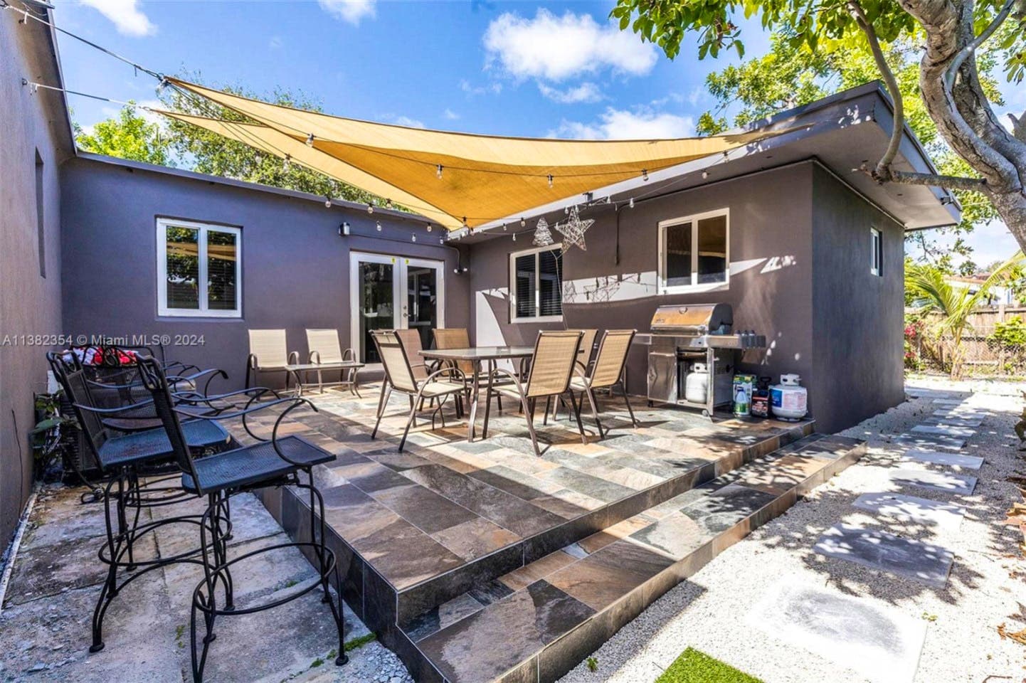 Spacious Comfortable House w/ Terrace 1 mile away from Pelican Harbor Marina photo 1